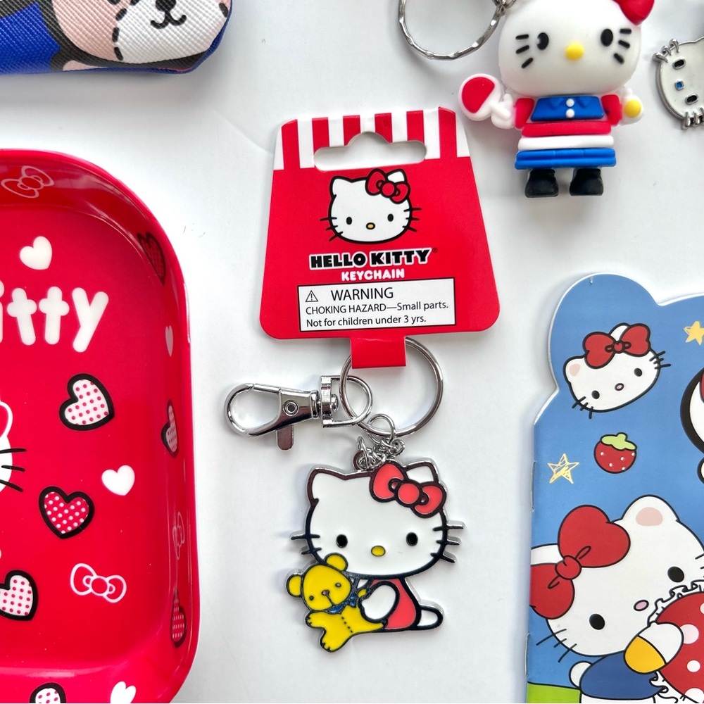 ❤️Hello Kitty Adorable 8-Piece Crossbody Bundle! - Picture 8 of 9